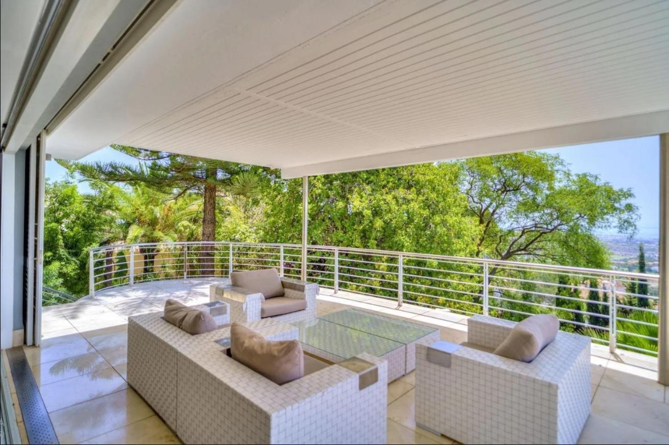 Villa Exclusiva Con Terraza Y Jardin
