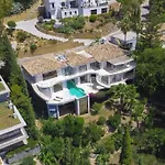 Villa Exclusiva Con Terraza Y Jardin