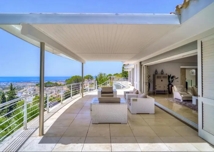 Villa Exclusiva Con Terraza Y Jardin
