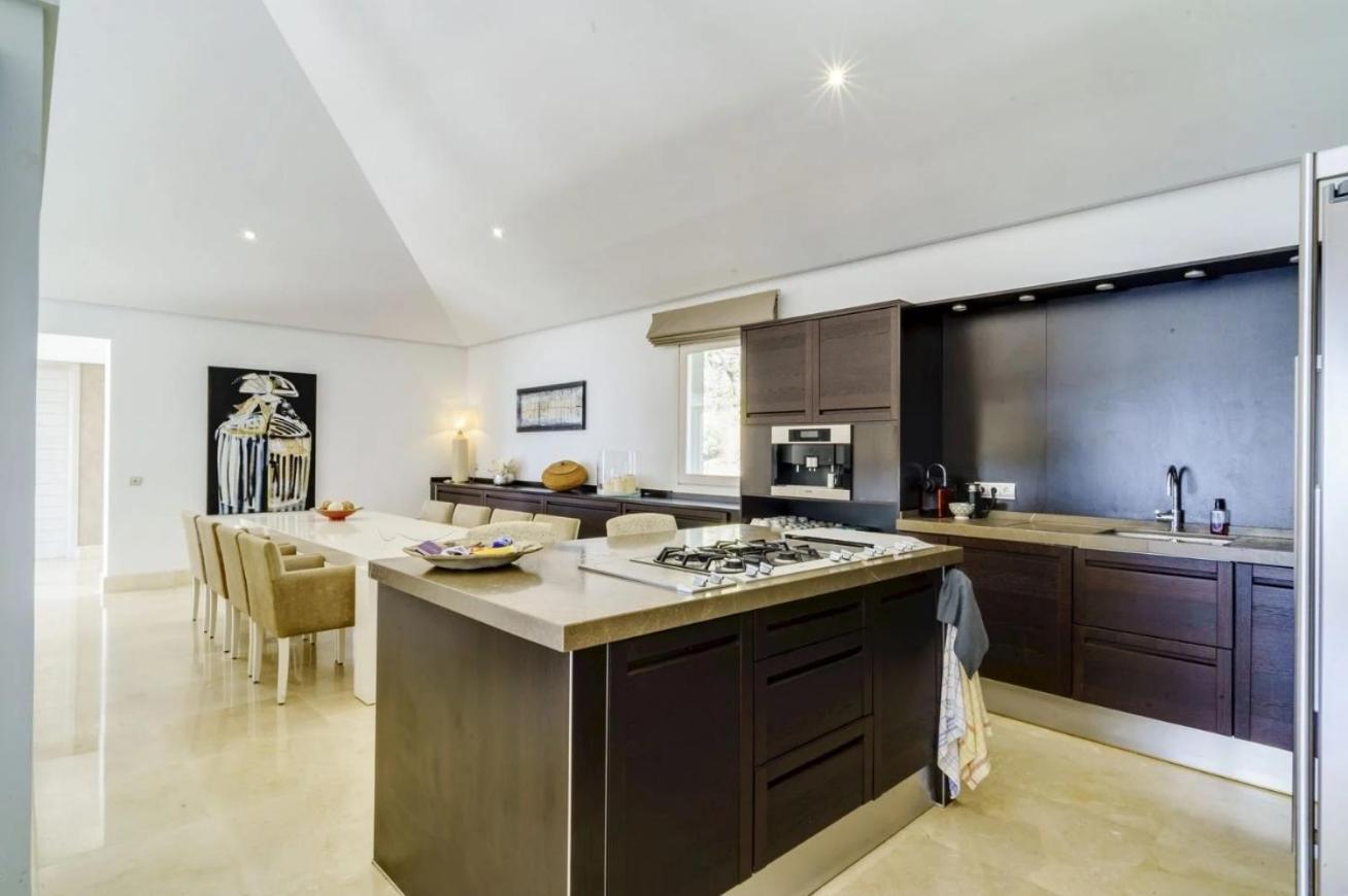Villa Exclusiva Con Terraza Y Jardin